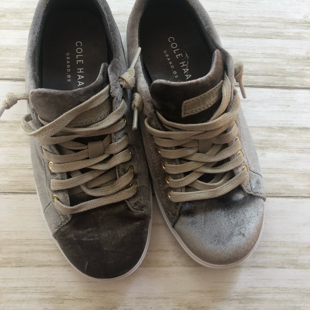 💚Cole Haan silver Gray velvet sneakers